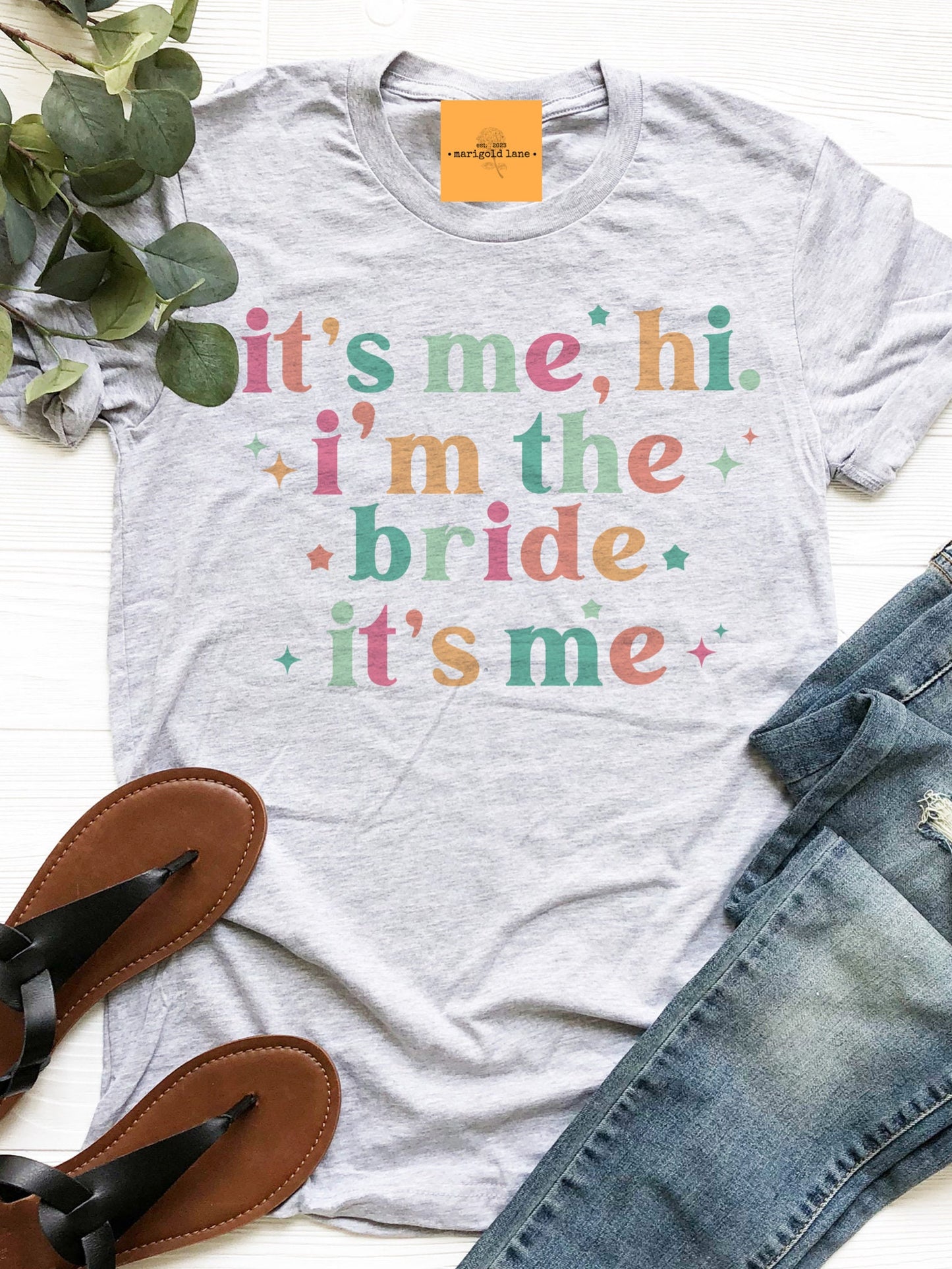 It’s me hi I’m the bride it’s me, wifey tshirt, retro bridal shower tshirt, bridal shower gift , cute bride tshirt heather ash tshirt