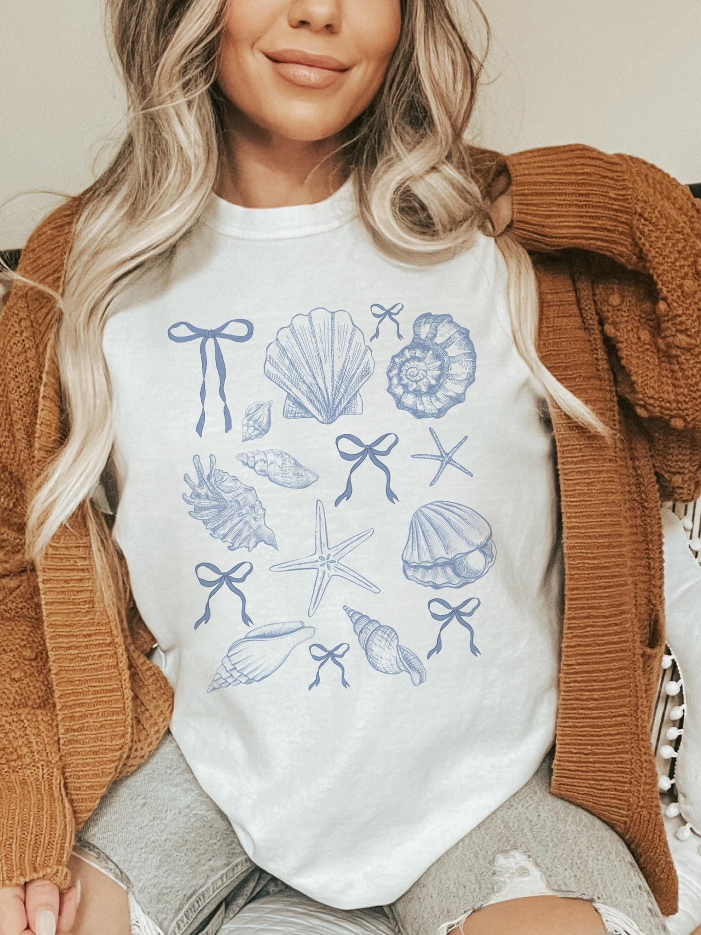 Beachy Vacation Sunset T-Shirt, Relaxing Summer Vibes, Ocean Sunset Graphic Tee, Perfect for Beach Days, Tropical Getaway unisex T-Shirt